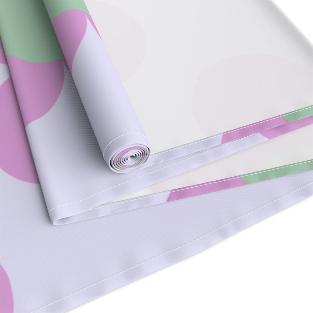 Pastel Floral Table Runner — Pink & Green Daisy Pattern